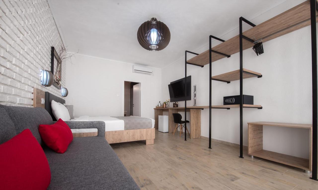 Boutique 23 Otel Douăzeci şi Trei August Dış mekan fotoğraf