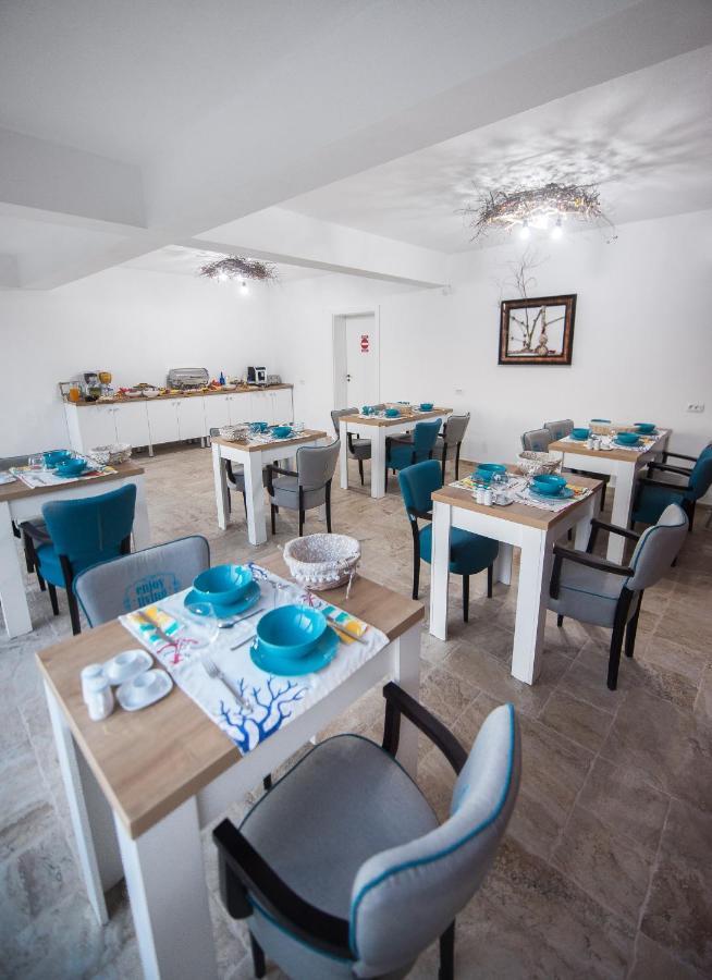 Boutique 23 Otel Douăzeci şi Trei August Dış mekan fotoğraf