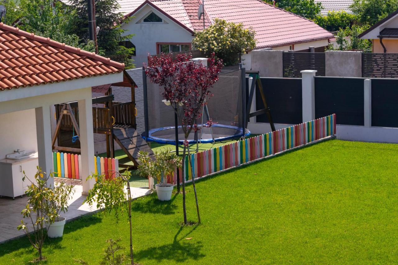 Boutique 23 Otel Douăzeci şi Trei August Dış mekan fotoğraf