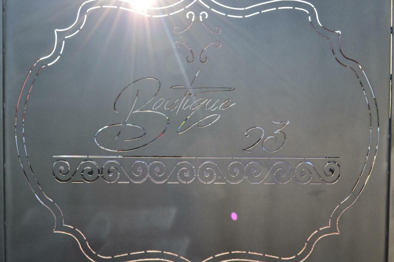 Boutique 23 Otel Douăzeci şi Trei August Dış mekan fotoğraf